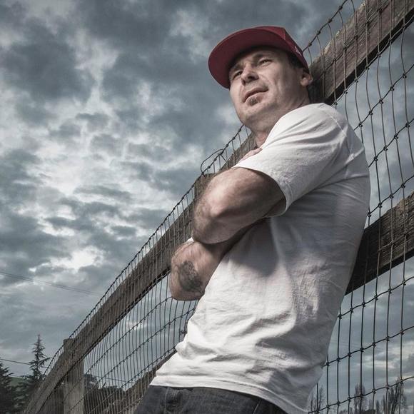 Meet your Posher, Mike - Picture 2 of 6